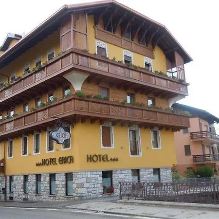 Relax Erica فندق