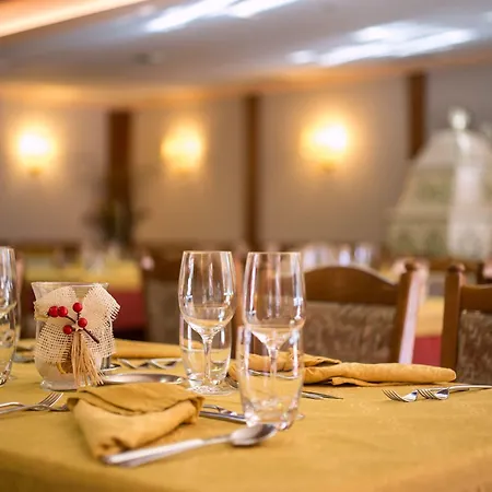 Relax Erica فندق 3*