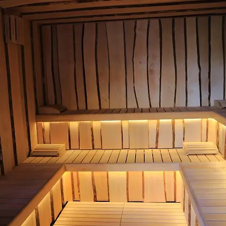 Relax Erica فندق أسياجو